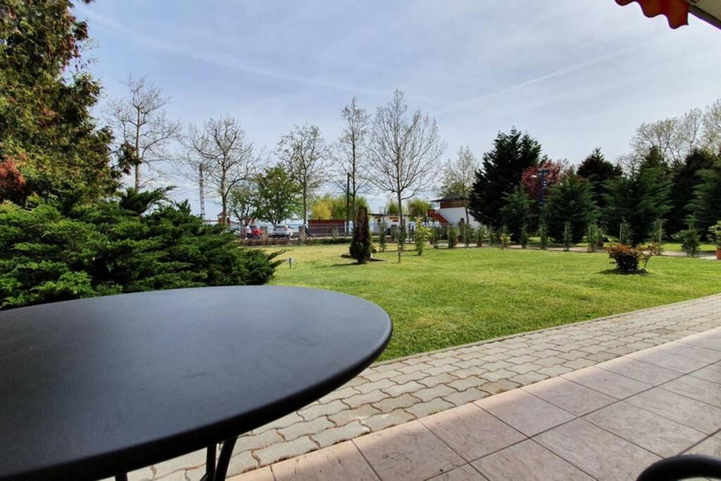 Igenyes 4 Fos Apartman Koezvetlen A Strandnal Apartment Csopak Exterior photo